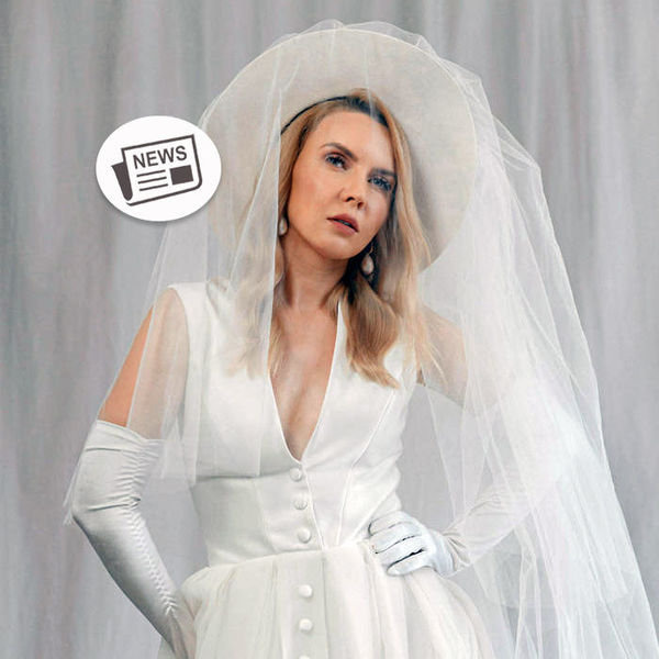 Голая невеста, у невесты под юбкой без трусов (Любительский ролик) | Русское