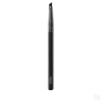 Кисть
со скошенным краем для подводки EYES 62 SLANTED EYELINER BRUSH