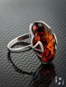 Серебряное кольцо с вставкой из натурального янтаря «Рандеву» Amberholl
