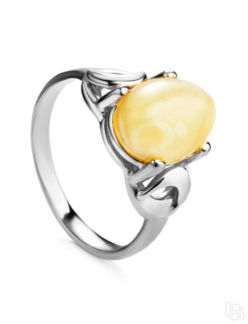 Серебряное кольцо с натуральным янтарем молочно-медового цвета «Пруссия»
