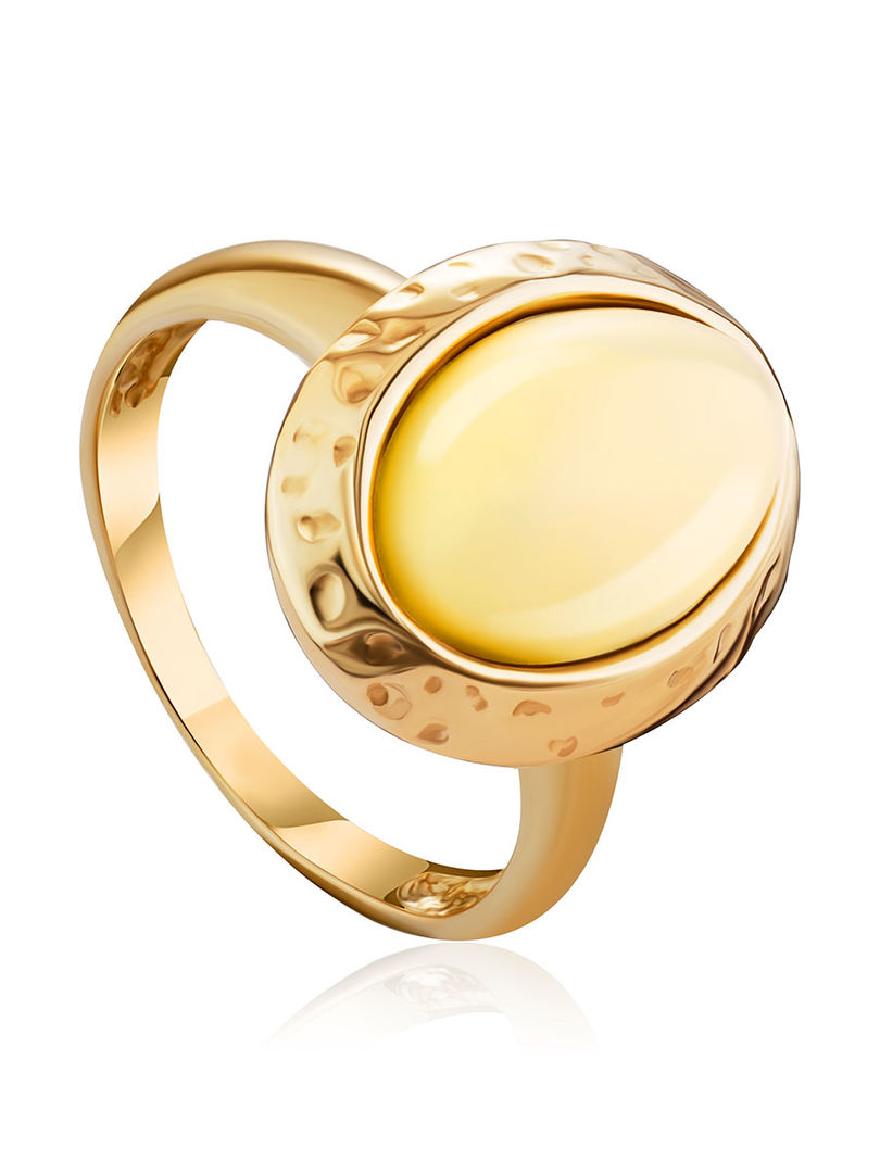 Золотое кольцо с вставкой из натурального белого пейзажного янтаря «Камея»