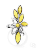 Нежное кольцо из серебра и натурального балтийского янтаря медового цвета «