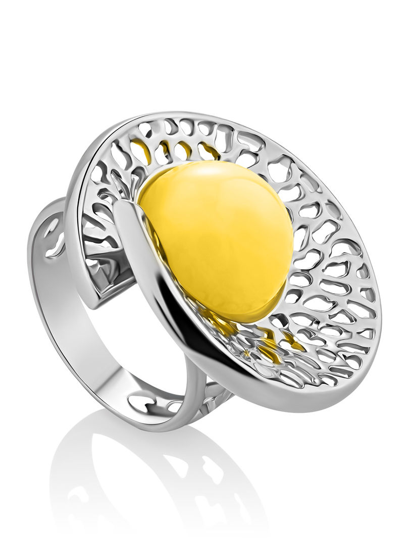 Эффектное кольцо с натуральным янтарём медового цвета «Венера» Amberholl