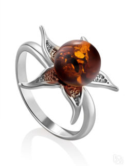 Нежное кольцо, украшенное янтарной бусиной «Морошка»