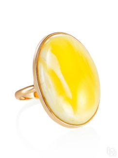 Кольцо из натурального цельного янтаря в золотой оправе Amberholl