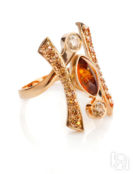 Изысканное кольцо из золота с янтарём и фианитами «Ренессанс» Amberholl
