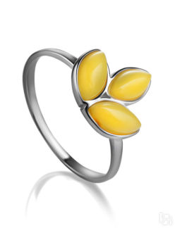 Нежное кольцо из серебра и натурального медового янтаря «Флора» Amberholl