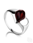 Кольцо в романтическом дизайне из серебра и вишнёвого янтаря «Эвридика» Amb