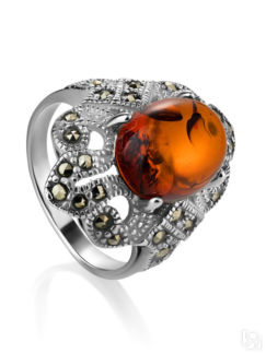 Роскошное кольцо «Эйфория» из серебра с янтарем и марказитами Amberholl