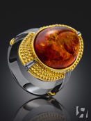 Коктейльное кольцо «Мойра» из серебра и натурального янтаря коньячного