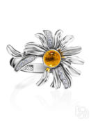 Красивое и необычное кольцо «Ромашка» из серебра с янтарём Amberholl