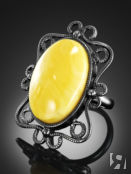 Объёмное серебряное кольцо с натуральным старинным янтарём «Винтаж» Amberho
