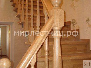 №31к.   Лестница на двух металлических косоурах  с деревянным ограждением